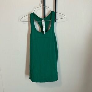 Lululemon swiftly tech tank 2.0 - green; size 6
